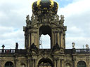Zwinger: Kronentor